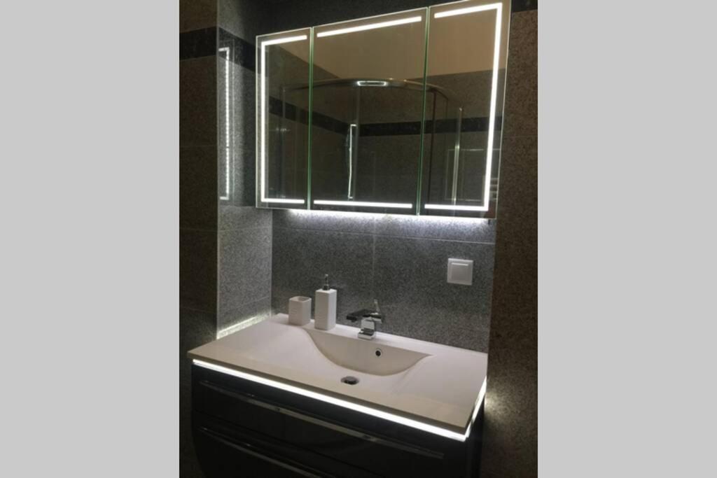 New Cozy Apartment, Top Location, 12 Min To Center فيينا المظهر الخارجي الصورة